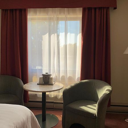 Hotels Gouverneur Труа-Ривьер Экстерьер фото