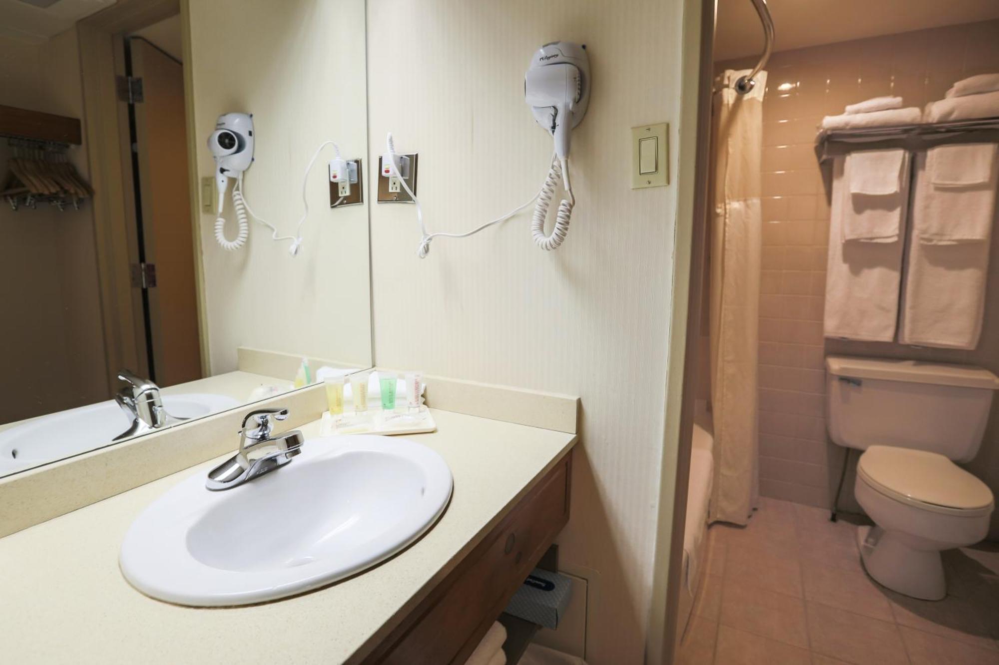 Hotels Gouverneur Труа-Ривьер Экстерьер фото